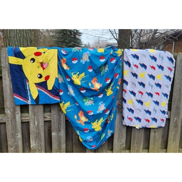 Pokemon Twin Bed Sheet Set Pikachu Pokeball - Picture 2 of 16